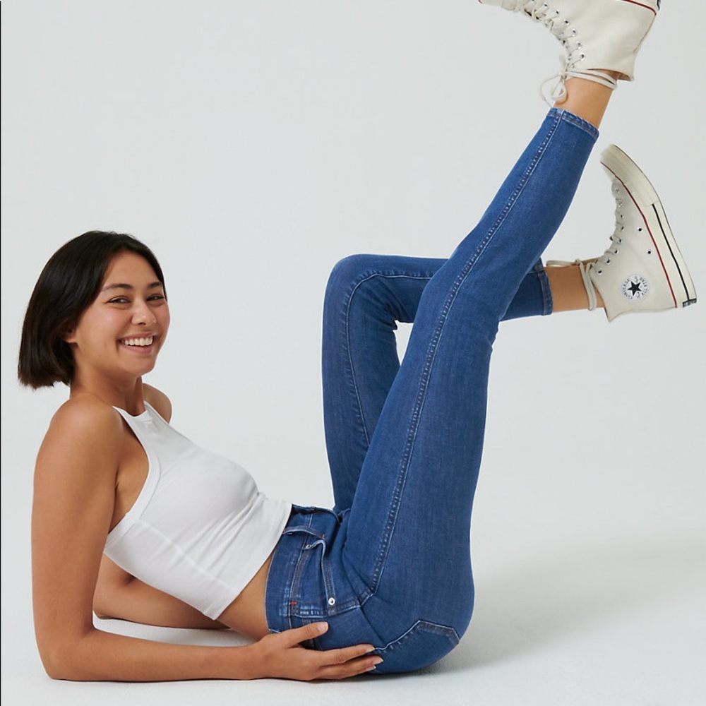 Aritzia Sunday Best Switch High Rise Skinny